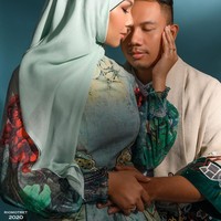 Pasangan penuh sensasi ini bahkan sempat mengadakan pengajian bersama. Foto-foto pengajian mereka diunggah hanya satu hari sebelum pengumuman pembatalan pernikahan. Foto: instagram @vickyprasetyo777/ @kalinaoctaranny