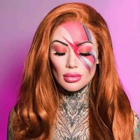 Beckly Holt mengaku sebagai wanita paling bertato di Inggris Raya. Sebagian besar dirinya memang dipenuhi dengan tato yang menghiasi 95% tubuhnya. Karena hal ini, Becky mengaku sering diusik dengan komentar-komentar jahat. Foto: Instagram @becky_holt_bolt