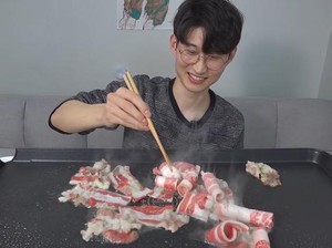 7 Cara Makan Korean BBQ yang Benar Menurut Orang Korea Asli!