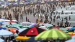 Corona Melonjak, Wisatawan di Pantai Brasil Membludak