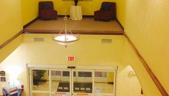 Akses jalannya kemana nih buat duduk-duduk? Foto: Boredpanda