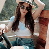 Pada akhirnya karena banyaknya komentar negatif yang menghujani media sosialnya, DJ Joana pun memutuskan untuk menghapus unggahannya tersebut. Setelahnya DJ Joana kembali menjelaskan alasannya membuat tato berbahasa Arab tersebut. Foto: Instagram/@dj.joana