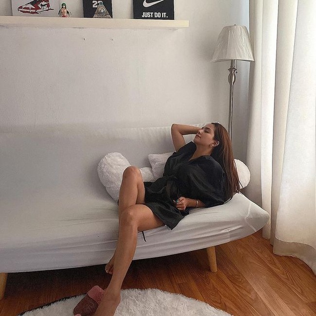 Menanggapi komentar-komentar netizen, DJ Joana mengaku mau menghapus tato tersebut jika ada yang mau membayarkan biaya hapus tatonya. Kalo lo suruh gw hapus tatto ya udah lo bayarin ya.. dan laser nya harus yg bagus biar badan gw ga rusak! Kalo ada yg mau bayarin plis dm gw! Thank you, tulis Joana di Instagram Storynya. Foto: Instagram/@dj.joana