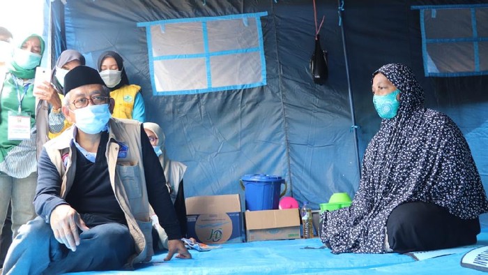 Gubernur Sulbar menemui korban gempa di Polman (Istimewa)
