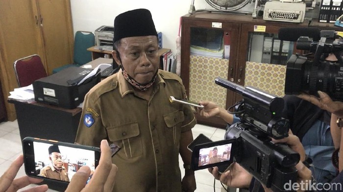 Kepala SMK Negeri 2 Padang, Rusmadi,