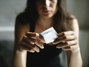 Duh! Wanita Ini Sengaja Lubangi Kondom Biar Hamil, Berakhir Dipenjara