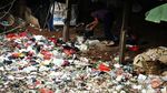 Ini Tumpukan Sampah yang Bikin Resah Warga Bekasi