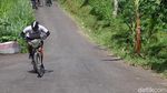 Menaklukkan Tanjakan Cijengkol yang Ekstrem di Lembang