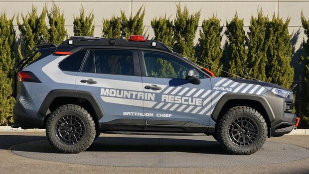 Modifikasi Toyota RAV4 jadi mobil rescue