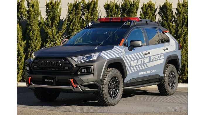 Modifikasi Toyota RAV4 jadi mobil rescue