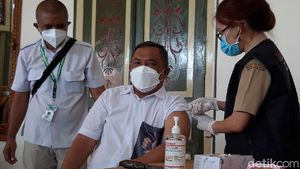 Momen Nakes dan Para Tokoh Boyolali Divaksinasi COVID-19