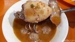 Mantul! Bakso Cumi Gajah yang Viral dengan Kuah Saus Padang