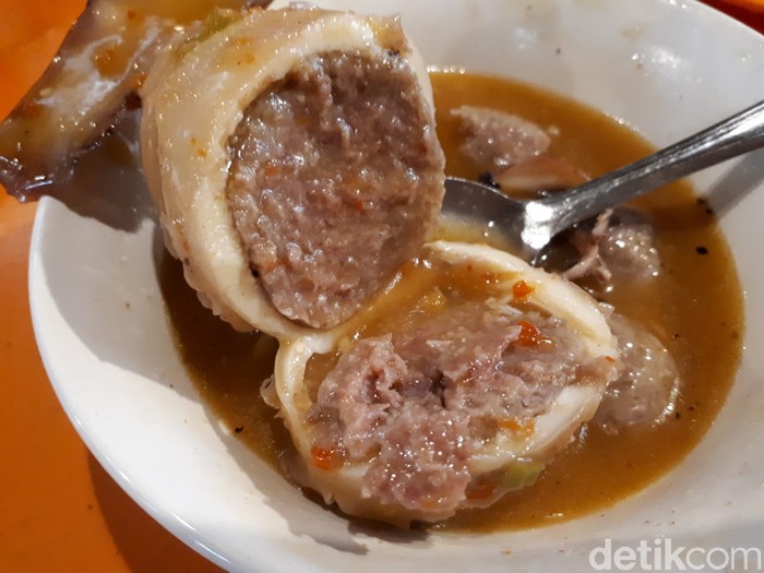 Mantul Bakso Cumi Gajah Yang Viral Dengan Kuah Saus Padang