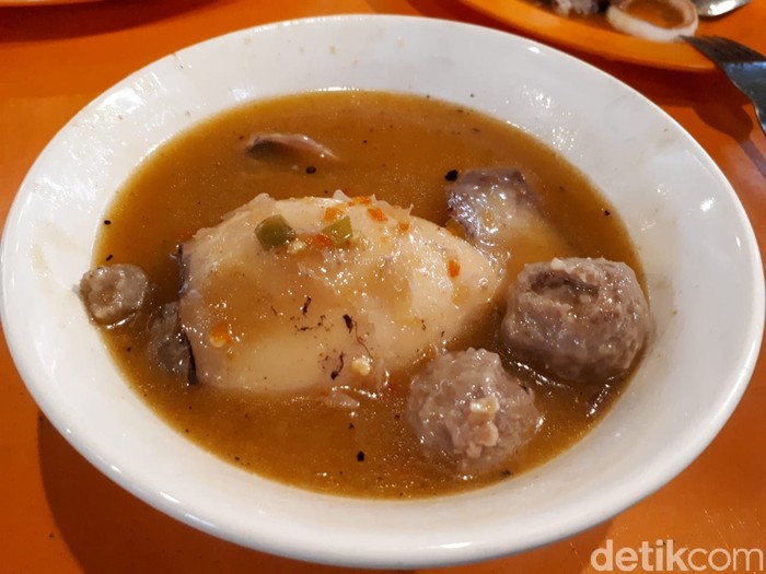 Mantul Bakso Cumi Gajah Yang Viral Dengan Kuah Saus Padang