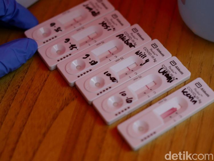 Pandemi Belum Reda, Kasus Corona di RI Diprediksi Tembus 1 Juta