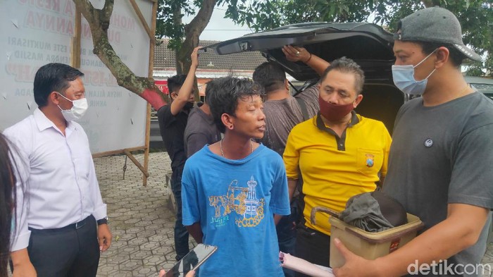 pencuri kotak amal