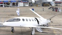 Co founder dan CEO Eviation Aircraft, Omer Bar-Yohay, memperkirakan pesawat Alice akan disertifikasi pada tahun 2022. Maskapai penerbangan Cape Air yang berbasis di AS telah memutuskan membeli pesawat ini dengan harga USD 4 juta (Rp 56,4 miliar) per pesawat. Foto: Eviation