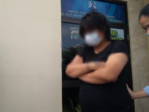 Keterangan Berubah-ubah, Pelaku Mesum di Halte Senen Dibawa ke RS Siang Ini
