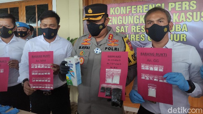 Polisi Cianjur mengamankan 10 pengedar sabu dan tembakau gorila