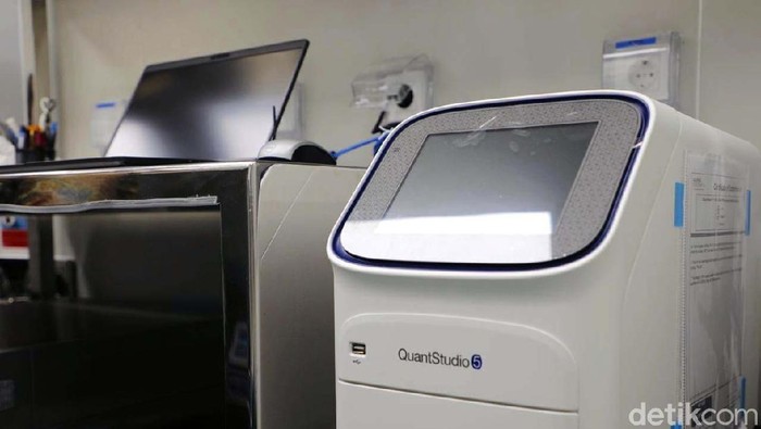 Indonesia kini memiliki Mobile Lab Bio Safety yang dapat digunakan sebagai pemeriksaan PCR. Lebih praktisnya, laboratorium tersebut dapat berpindah-pindah tempat.