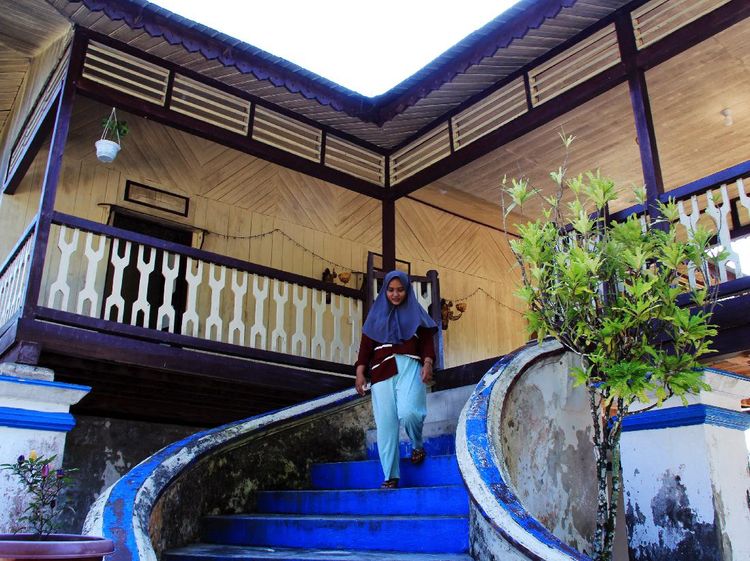 Melihat Rumah Peninggalan Laksamana Raja Di Laut