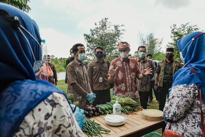 Sandiaga di Desa Ekang Angculai