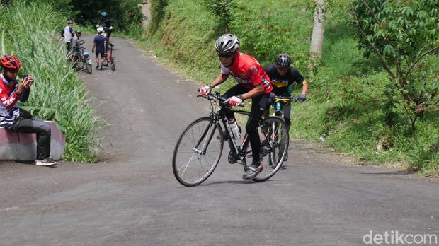 Tanjakan Langit Cijengkol di Lembang
