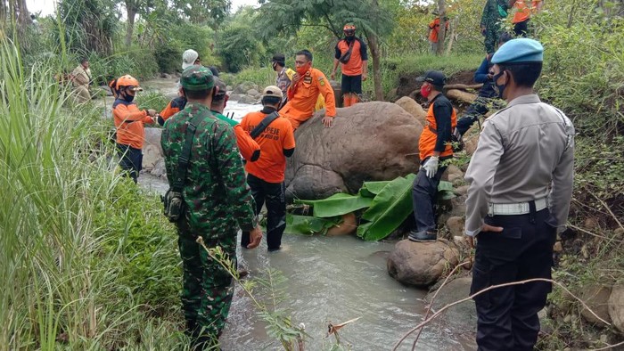 tewas terseret arus sungai