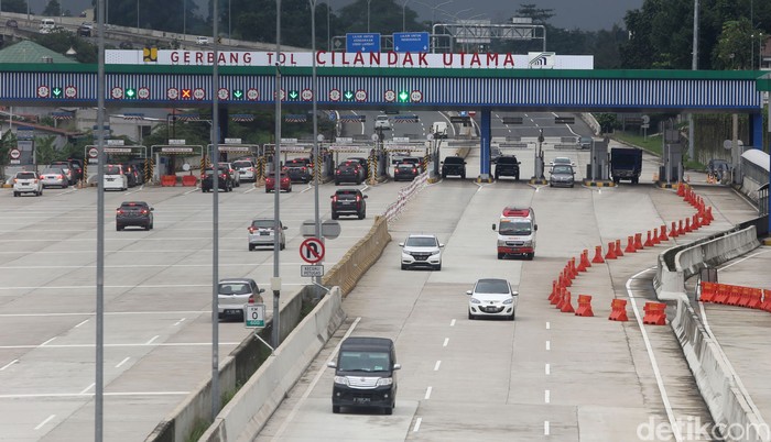 Tommy Soeharto gugat pemerintah membayar Rp 56 miliar. Gugatan dilayangkan terkait penggusuran bangunan miliknya di kawasan Proyek Tol Depok-Antasari (Desari).