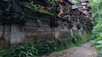 Suasana damai di desa lingkungan Bukit Campuhan, Ubud, Bali