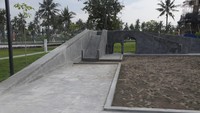 Nantinya, akan ada plaza utama, paviliun, menara pandang, pedestrian, splash, mushola, playground, parkiran, shelter UKM/PKL, pos jaga, hingga jogging track di Alun-alun Paamprokan.