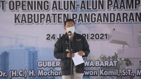 Gubernur Jawa Barat (Jabar) Ridwan Kamil sudah melakukan Soft Opening sekaligus peninjauan Alun-alun Paamprokan yang berada di Jalan Pamugaran, Kabupaten Pangandaran, Minggu (24/1) kemarin.