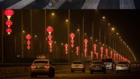 Festival Musim Semi dan Tahun Baru Imlek menjadi perayaan terbesar di China setiap tahunnya. tahun 2021, Wuhan kembali bersolek dengan hiasan Imlek di pusat kota. Berbeda dengan tahun 2020 yang tidak berhias.  