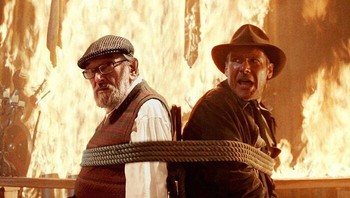 Terikat bersama Indiana Jones. Foto: instagram.com/the_dadvent/  