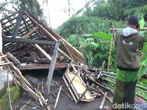 Puting Beliung Rusak Puluhan Rumah di Lumajang