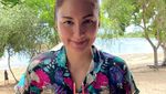 Mesranya Donna Agnesia dan Darius Sinathrya saat Masak Bersama