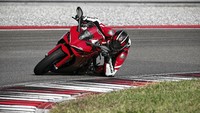  Sementara fairing didesain ulang secara khusus untuk menonjolkan kesan sporty. Foto: Dok. Ducati
