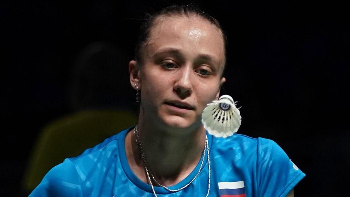KUALA LUMPUR, MALAYSIA - APRIL 03:  Evgeniya Kosetskaya of Russia eyes on the shuttlecock on day two of the Badminton Malaysia Open at Axiata Arena on April 3, 2019 in Kuala Lumpur, Malaysia.  (Photo by Stanley Chou/Getty Images)