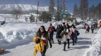 Kawasan ini sempat sepi karena adanya lockdown dan pembatasan keamanan Kashmir yang terkait dengan status semi otonom.