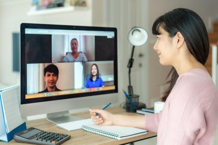 Ilustrasi Meeting Online