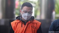 Harry Sidabukke terlihat mengenakan jaket hitam.
