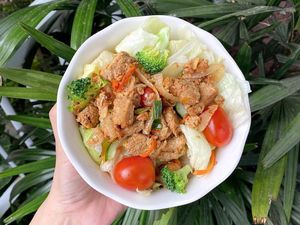 Jalani Pola Makan Plant-Based, Andien Pilih Oncom hingga Urap