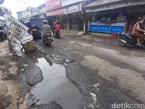 Jl Raya Pabuaran Bogor yang Rusak Segera Diperbaiki, Dicor Tahun Ini