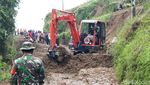 Material Longsor di Desa Cluntang Boyolali Mulai Dibersihkan