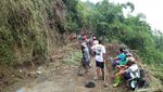 Material Longsor di Desa Cluntang Boyolali Mulai Dibersihkan