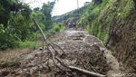 Material Longsor di Desa Cluntang Boyolali Mulai Dibersihkan