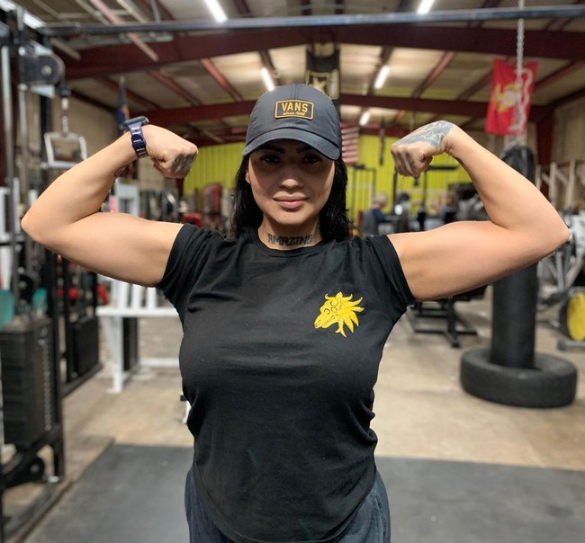 Tak hanya jadi kurang percaya diri dengan penampilan, hal tersebut juga membuatnya takut keluar rumah karena khawatir disebut gemuk oleh pacar sendiri. Karena itu, hubungan mereka pun berakhir. Foto: Instagram @miss_fit_blanco