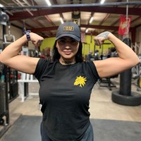 Tak hanya jadi kurang percaya diri dengan penampilan, hal tersebut juga membuatnya takut keluar rumah karena khawatir disebut gemuk oleh pacar sendiri. Karena itu, hubungan mereka pun berakhir. Foto: Instagram @miss_fit_blanco