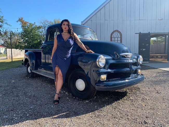 Ibu empat anak itu lalu mulia serius membentuk tubuh hingga beratnya turun jadi 77 kg. Jika dulu orang melihatnya karena gemuk, kini mereka memperhatikan Miriam karena bentuk tubuh atletisnya. Foto: Instagram @miss_fit_blanco