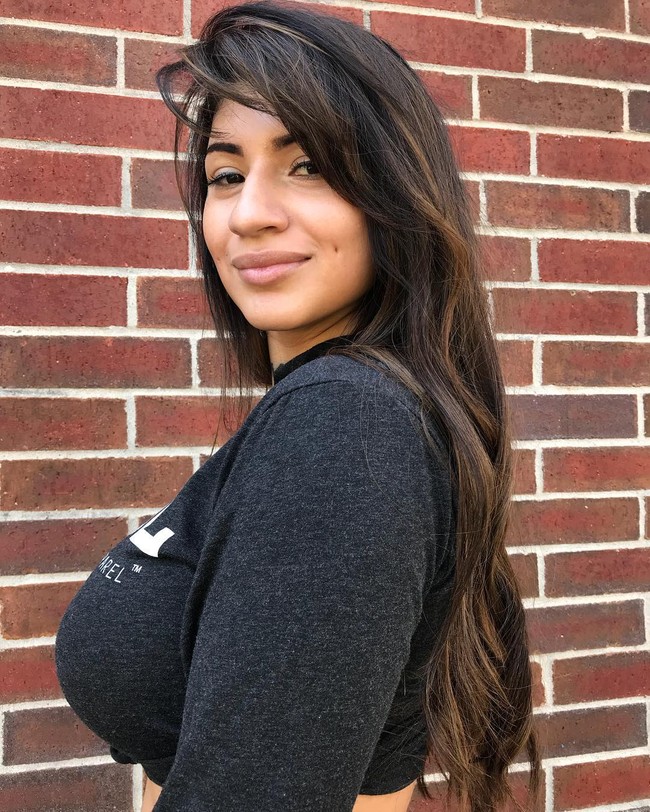 Seorang wanita bernama Miriam Blanco menceritakan kisahnya yang pernah diputuskan sepihak oleh mantan karena punya tubuh gemuk. Setelah itu, ia pun bertekad untuk turun berat badan hingga kini punya tubuh seksi dan jadi model. Foto: Instagram @miss_fit_blanco